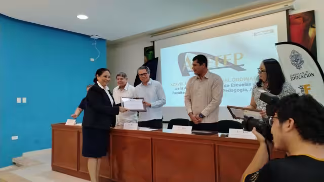 Trayectoria académica y social posiciona a Alma Sánchez Rivero en Campeche