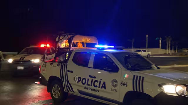 El policía resultó lesionado