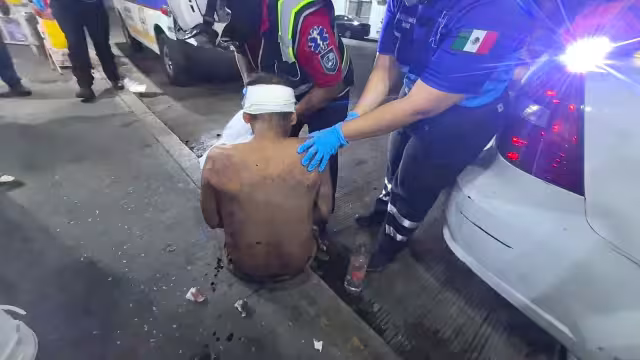 Masculino llega malherido a una florería tras supuesta pelea al calor de las copas