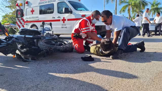 El lesionado luego de recibir los primeros auxilios fue trasladado al hospital general para su atención médica