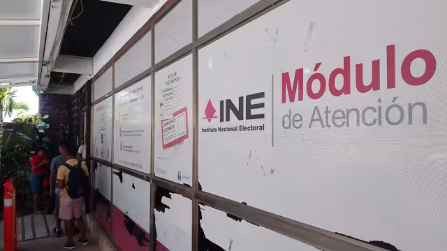 Empresarios del Estado firman convenio para que sus trabajadores puedan salir a realizar sus trámites.