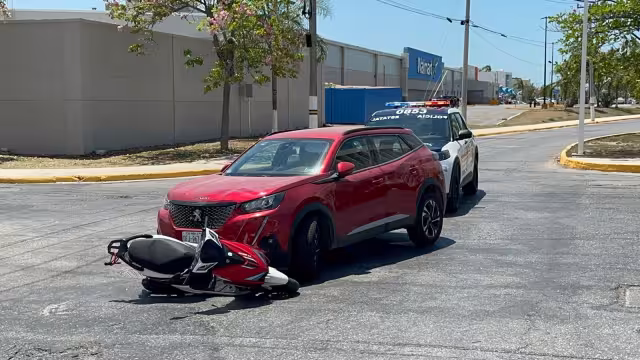 Un motociclista fue atropellado en la zona Ah Kim Pech.