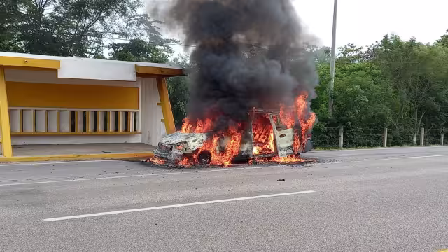 El auto quedo calcinado