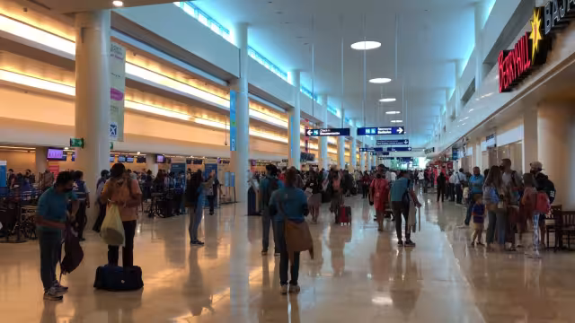 Serán 295 vuelos extranjeros entre llegadas y salidas que se tendrán este 17 de noviembre en el aeropuerto de Cancún