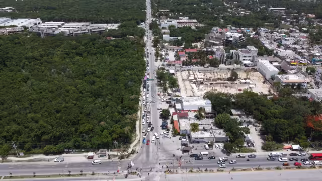 Los pobladores desalojados del asentamiento irregular en Tulum reclamaron que por antigüedad los predios les pertenecen