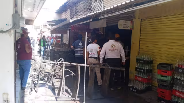 El incendio se registra en un local del mercado García Rejón de Mérida