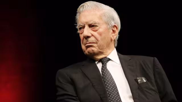 Mario Vargas Llosa da positivo a COVID-19