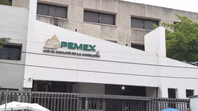 La UNTYPP presentó 990 amparos contra presuntas afectaciones a las pensiones de jubilados de Pemex.