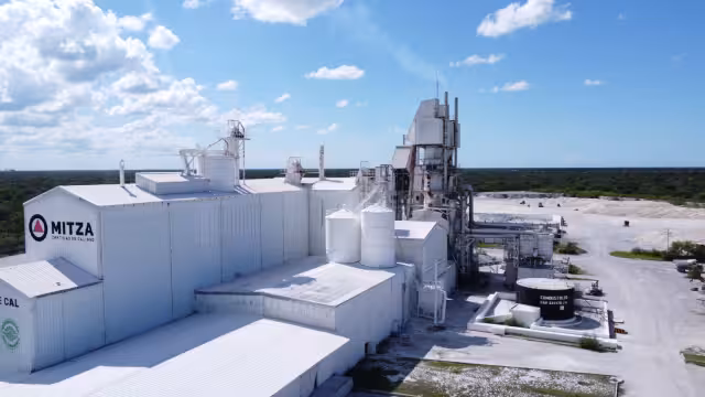 Las cementeras, caleras, sascaberas y sitios de extracción de material son polo de contaminación en Yucatán