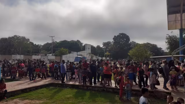 Las filas en los módulos de vacunación en los municipios de José María Morelos y Carrillo Puerto en Quintana Roo tuvieron una afluencia promedio de 500 personas