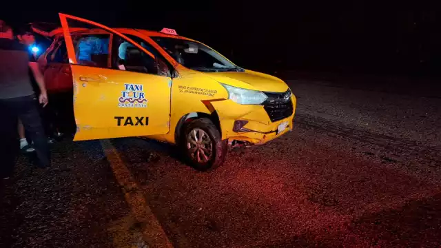 Pese al accidente, el taxista no sufrió lesiones que lo llevarán al hospital