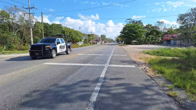 El individuo se encontraba bañado de sangre, por lo que las personas que cruzaban por el lugar, pensaron que se trataba de alguna victima de algún hecho delictivo