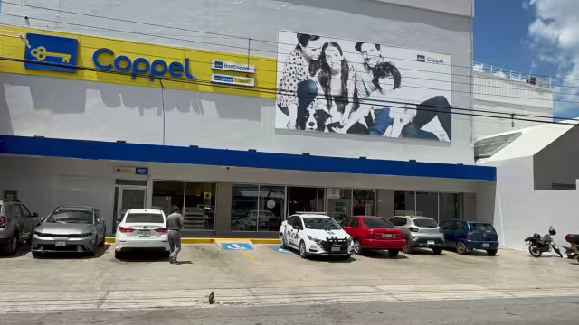 Muere hombre de 57 años en tienda de Campeche; investigan causas