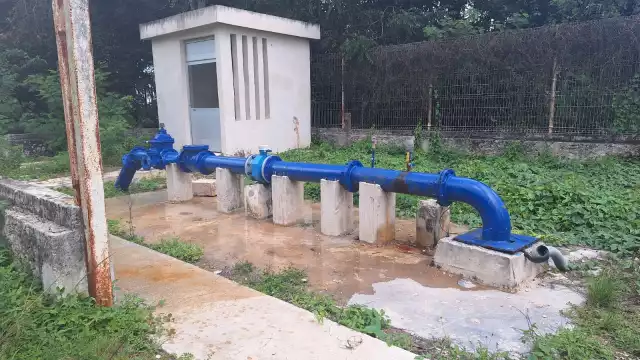 Habitantes de diversas colonias permanecen sin servicio de agua potable desde hace varias horas