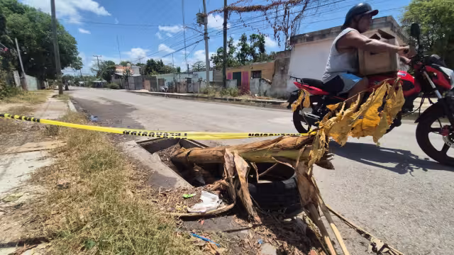 Peligrosa rejilla lleva meses sin reparación en la Venustiano Carranza de Champotón