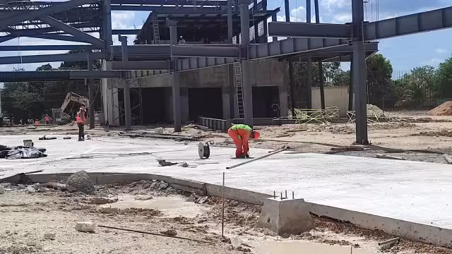 Tanto las estaciones como los centros de mantenimiento estarán bajo resguardo de la Sedena