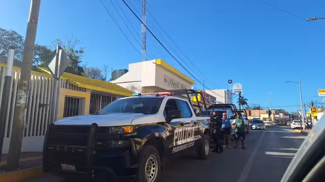 En las calles del municipio elementos de la policía y de fuerzas federales han sido vistos realizando recorridos de vigilancia.