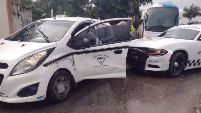 Patrulla de la Guardia Nacional choca contra taxi en Felipe Carrillo Puerto