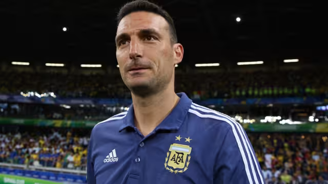 Scaloni regresa a España tras pasar la Navidad en Argentina y esto hará