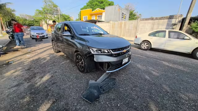 Un ayudante de mecánico fue atropellado en la colonia 1 de Mayo Playón.