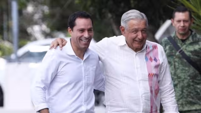 Mauricio Vila se reunió con el presidente de México, Andrés Manuel López Obrador, para supervisar obras de proyectos en la entidad