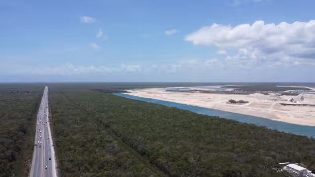 El dictamen realizado por la Secretaría de Medioambiente y Recursos Naturales se basó en imágenes satelitales de 2016 a 2022, al no poder ingresar al predio