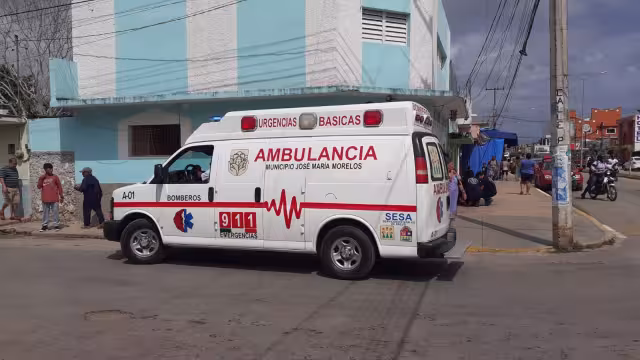 Paramédicos brindaron los primeros auxilios al abuelito