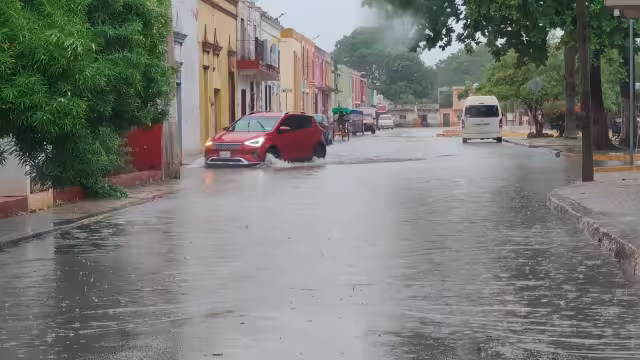 Lluvias dejan calles inundadas en distintos sectores de Dzitbalché.