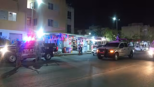 Al llegar al auxilio, elementos de la Policía Quintana Roo, únicamente encontraron a los testigos