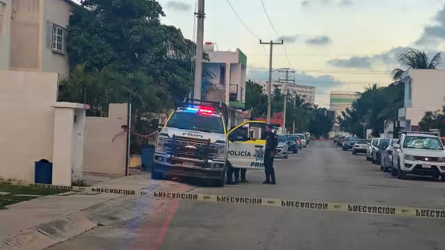 Elementos policiacos y de la Secretaría de Marina llegaron al lugar.