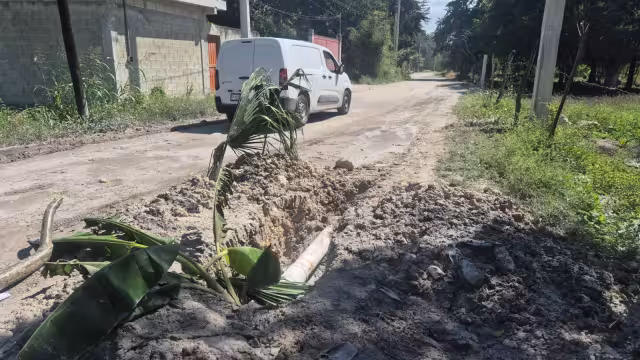 El hoyo se ubica en el camino de Nuevo León, una vía de terracería con alta circulación.