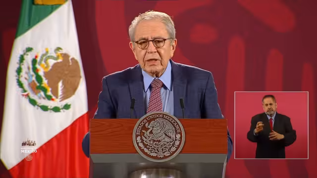 Jorge Alcocer indicó que es importante que los médicos no se olviden de las zonas lejanas, pues dejarían sin atención a los habitantes de esas áreas de México