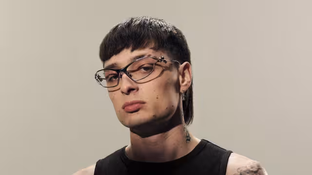 Peso Pluma tira fuerte mensaje en contra de la prensa en su último concierto