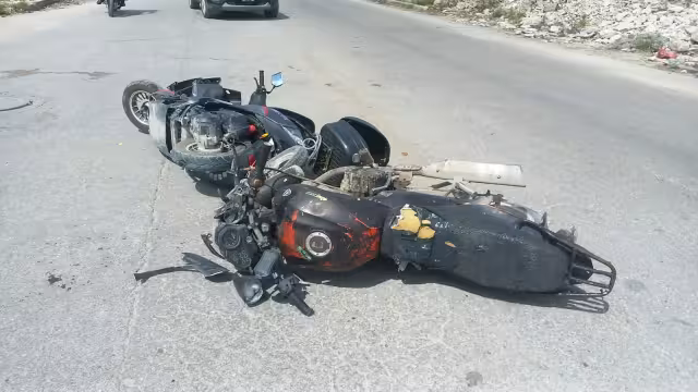 Motociclista en estado de ebriedad ocasiona accidente sobre Arco Norte en Cancún