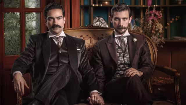 Alfonso Herrera es actor y productor. Ha participado en más de 20 series de televisión y nueve películas