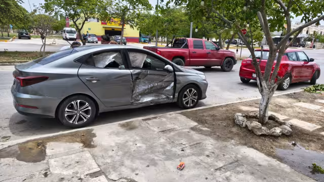 La madre de los niños presentó golpes leves y una fuerte crisis nerviosa tras el impacto