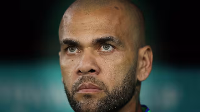 Dani Alves da su declaración en el tercer día del juicio en su contra