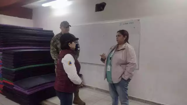Las autoridades supervisan la zona previo al impacto