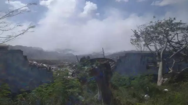 Continúan los trabajos para sofocar el incendio que se registró en el basurero municipal de Umán