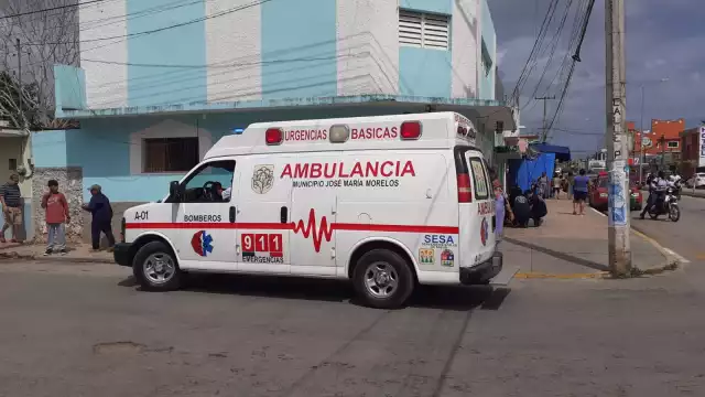 Paramédicos brindaron los primeros auxilios al abuelito