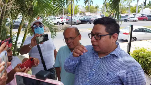 Al menos 100 transportistas acudieron a los bajos del Congreso de Campeche