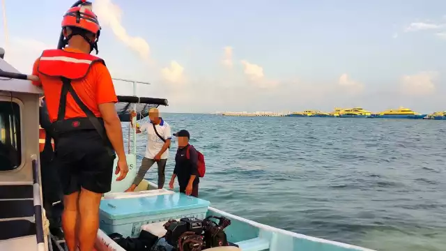 Secretaría de Marina y Conapesca detienen embarcación por pesca furtiva en Isla Contoy