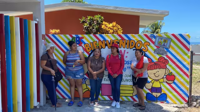 La reja de la escuela fue forzada, donde se robaron una laptop