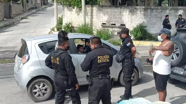 Elementos policiales arribaron al lugar, tras el reporte que hizo un vecino