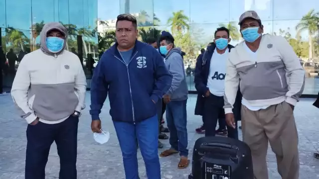 En los caminos sacacosecha los productores mueven todo el maíz, caña, ganado, leche y miel