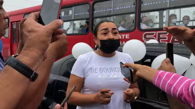 La señora Cintia Ardon, quien es madre de Vanessa Cal, arribo la zona para pedir apoyo a los medios de comunicación