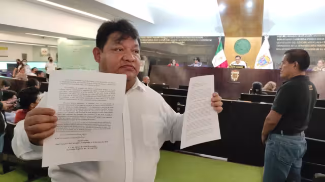 Luis García asegura que la voz que se escucha en los audios no son de su líder Alejandro Moreno Cárdenas