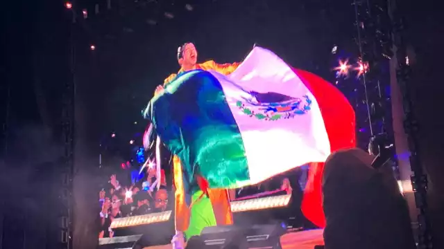 Jorge Ramos presumió que estuvo presente en el concierto de Bad Bunny
