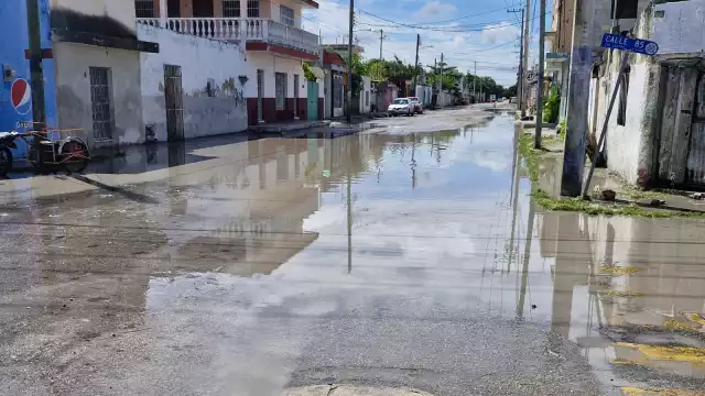 Aunque hay drenaje en el tramo, no es suficiente para absorber toda el agua durante las lluvias