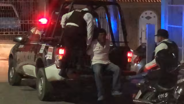 Fue sometido por su propia familia y entregado a la policía